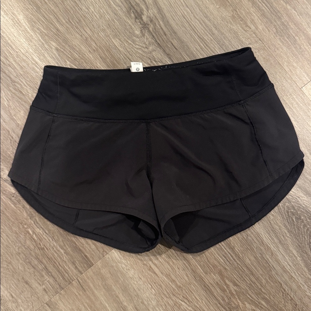 Lululemon Hotty Hot 2.5” Black Shorts (Size 0) low rise